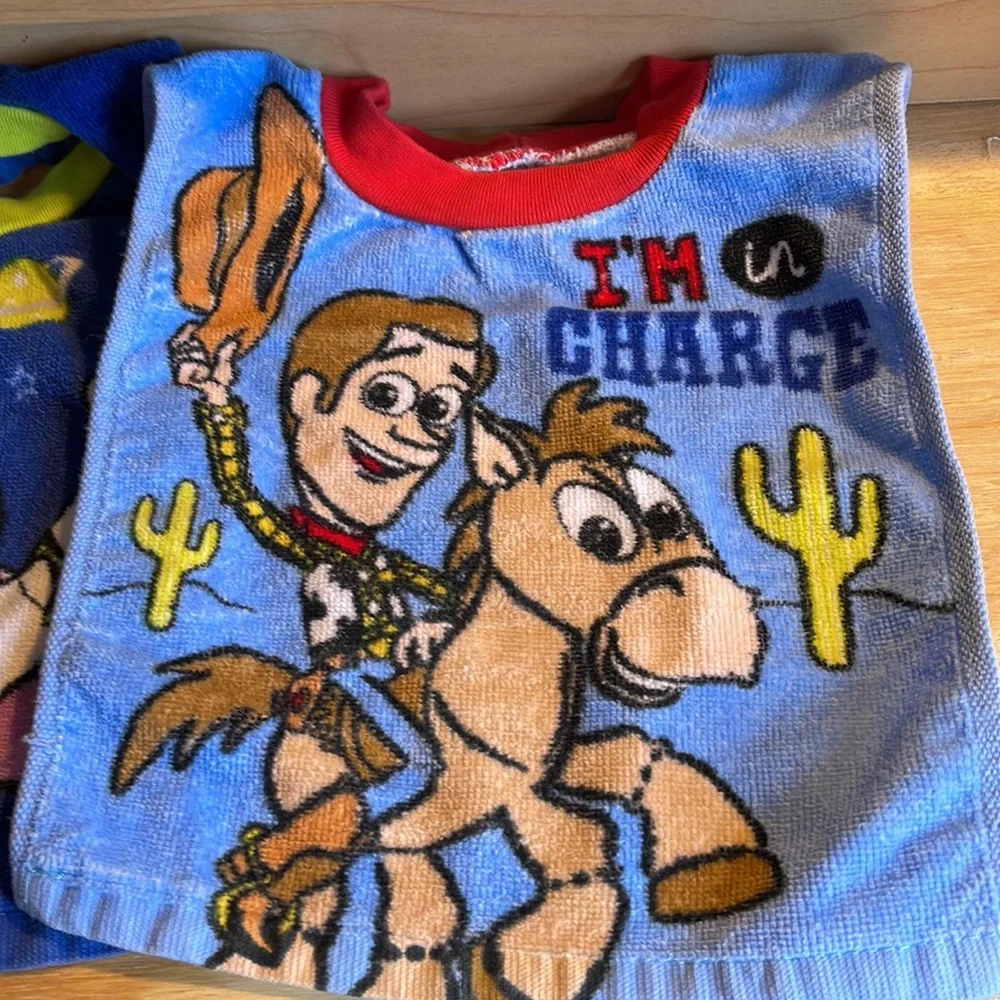 Toy Story. 2 Bibs.
